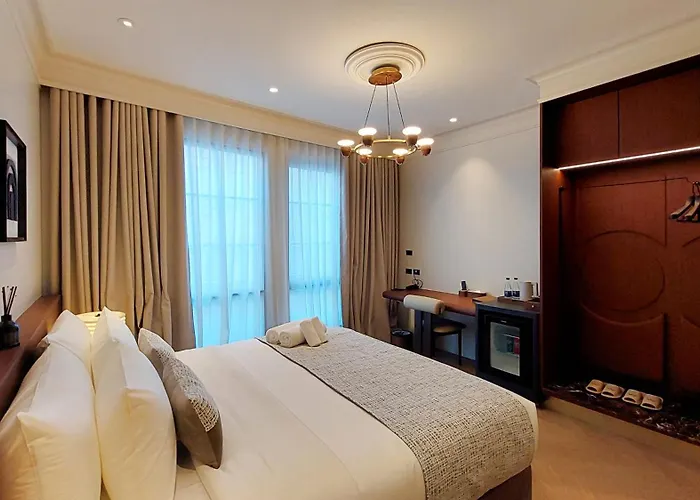 Marwin Monique Hotel