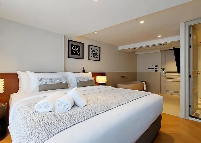 Marwin Monique Hotel 4*
