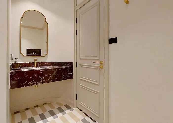 Marwin Monique Hotel 4*
